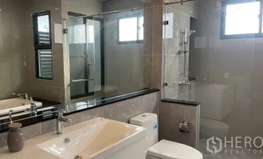 Casa en alquiler de 4 habitaciones en Prawet, Bangkok
