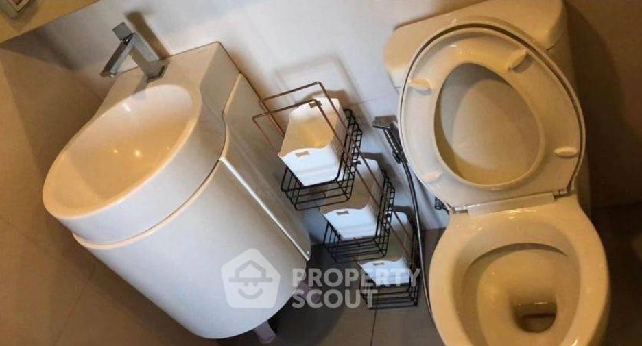 Condo en alquiler de 1 habitaciones en Huai Khwang, Bangkok