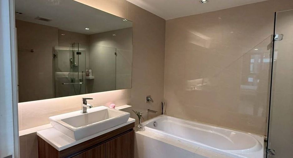 For sale 2 bedrooms condo in Khlong Toei, Bangkok