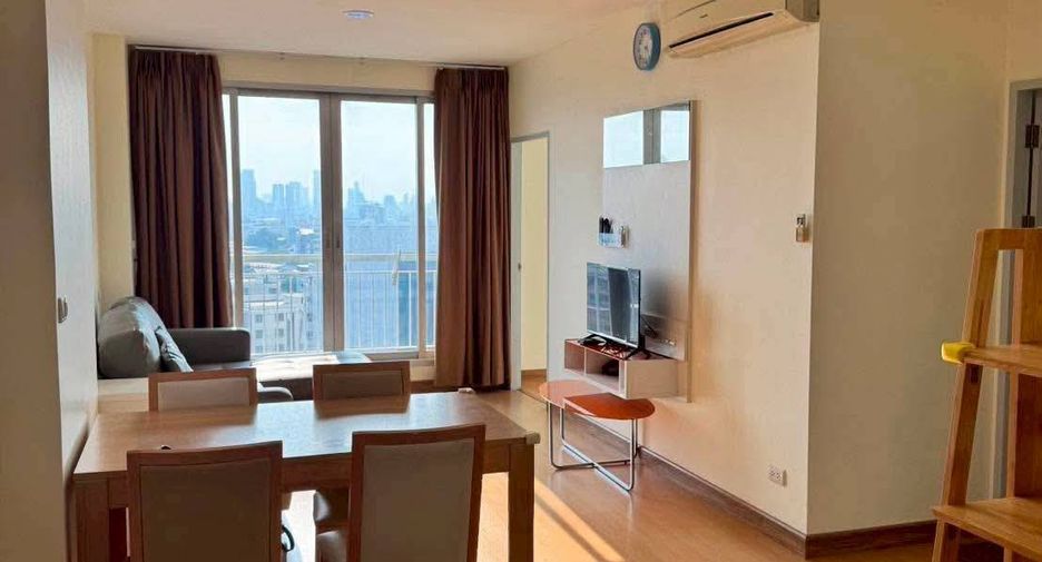 À louer 2 chambres condo à Huai Khwang, Bangkok