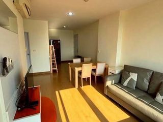À louer 2 chambres condo à Huai Khwang, Bangkok