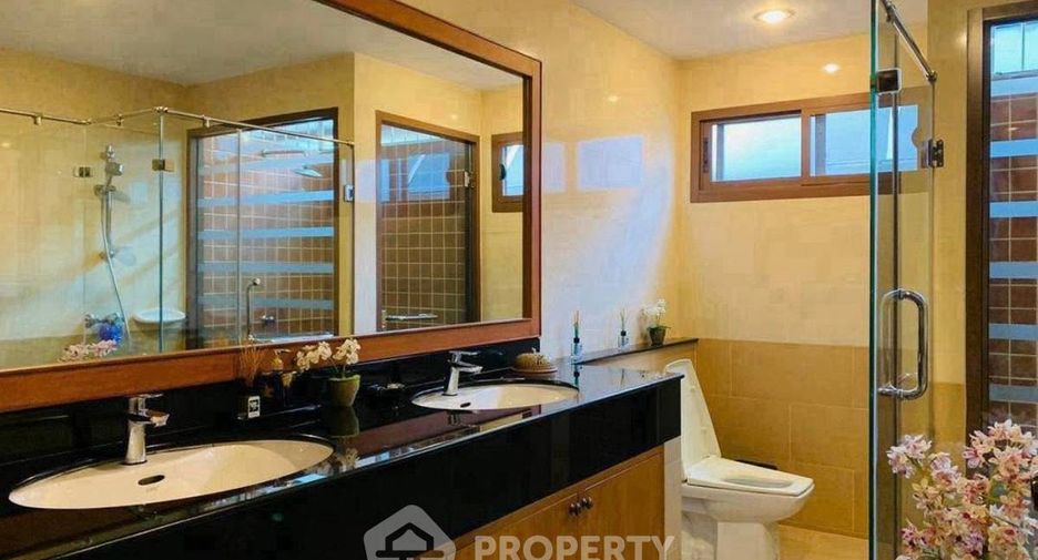 For rent 3 ベッドルーム villa in Huay Yai, Pattaya