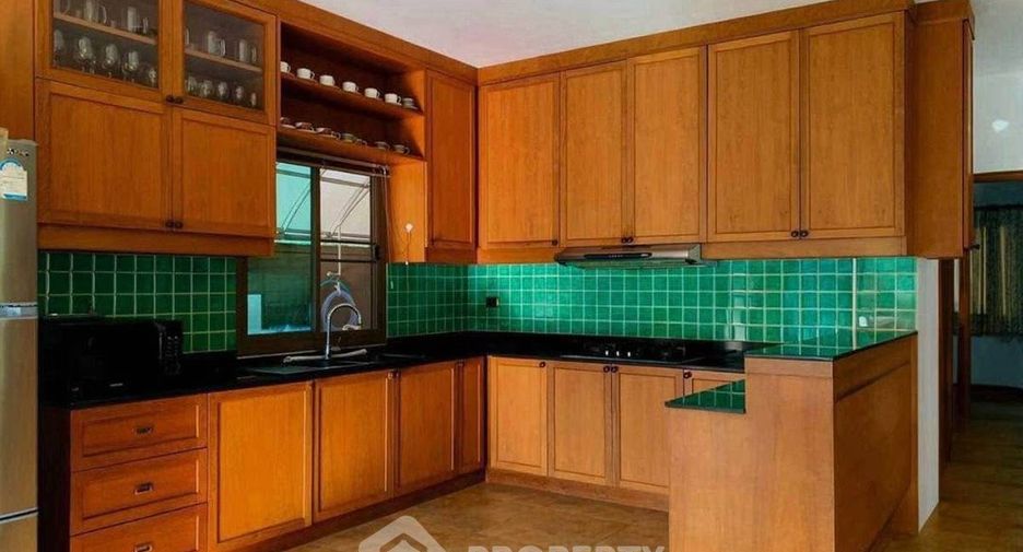For rent 3 ベッドルーム villa in Huay Yai, Pattaya
