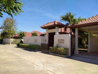 For rent 3 ベッドルーム villa in Bang Lamung, Chonburi
