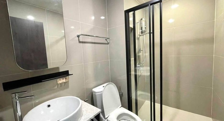 For rent 2 bedrooms condo in Huai Khwang, Bangkok