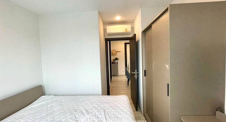 For rent 2 bedrooms condo in Huai Khwang, Bangkok