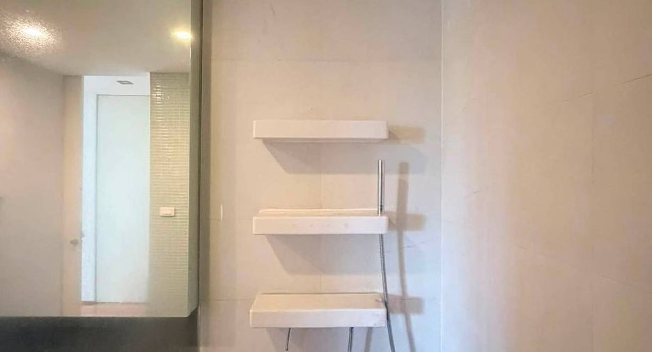 Condo en alquiler de 2 habitaciones en Yan Nawa, Bangkok