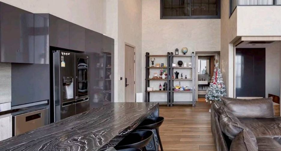 For rent 3 bedrooms condo in Watthana, Bangkok