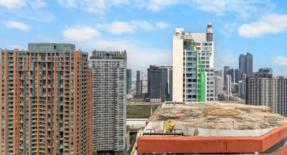 For rent 3 bedrooms condo in Watthana, Bangkok