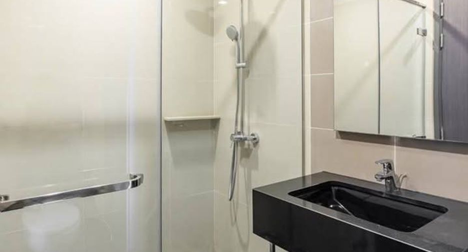 For sale 1 bed condo in Khlong Toei, Bangkok