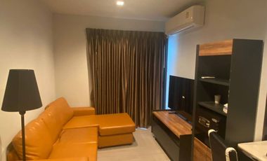 Condo en alquiler de 2 habitaciones en Huai Khwang, Bangkok