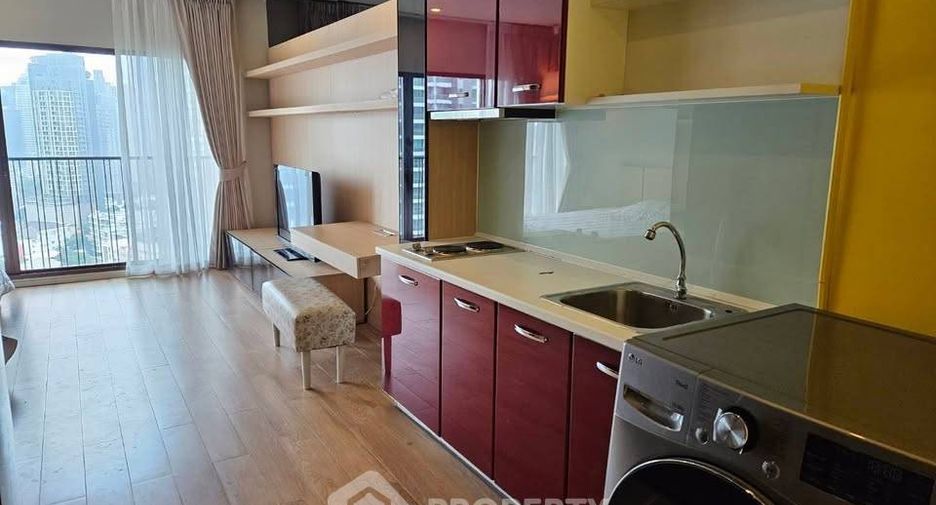 For rent 1 bed condo in Khlong Toei, Bangkok