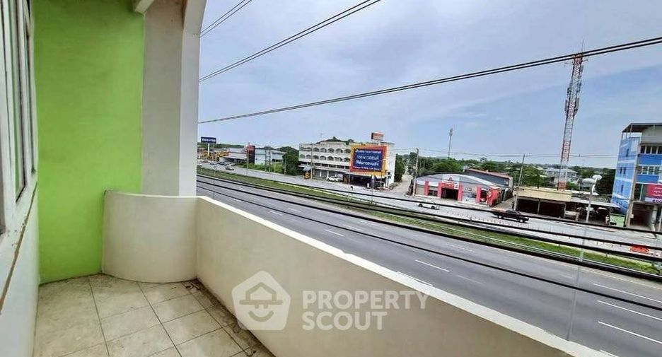 出售 7 卧室 联排别墅 在 Mueang Chon Buri, Chon Buri