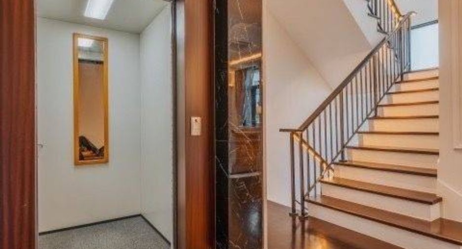 For sale 4 ベッドルーム house in Bang Kapi, Bangkok