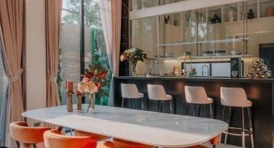 For sale 4 ベッドルーム house in Bang Kapi, Bangkok