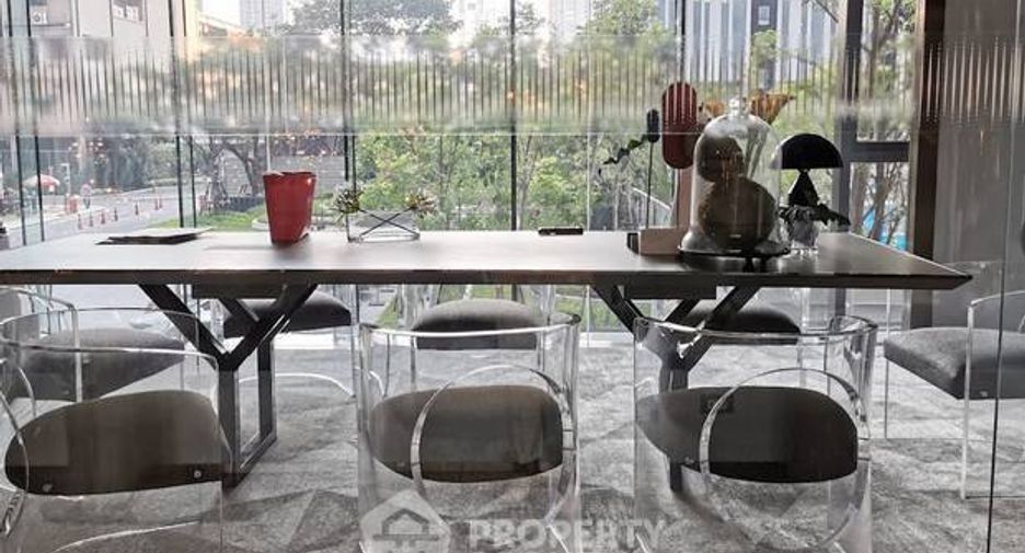 Condo en alquiler y en venta de 1 habitaciones en Huai Khwang, Bangkok