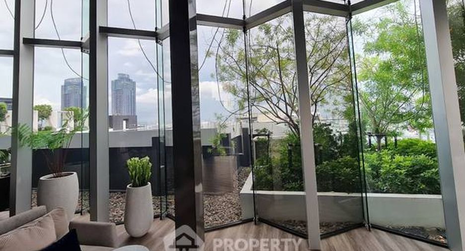 Condo en alquiler y en venta de 1 habitaciones en Huai Khwang, Bangkok