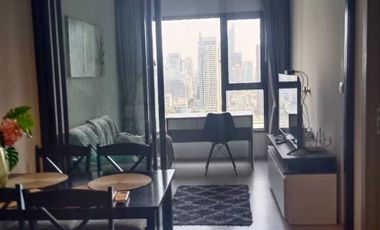 Condo en alquiler y en venta de 1 habitaciones en Huai Khwang, Bangkok