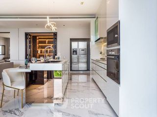 Продажа 3 спальни кондо в Щаттхана, Бангкок
