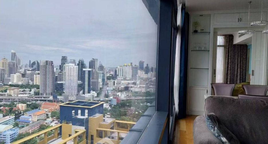 For sale 2 bedrooms condo in Watthana, Bangkok