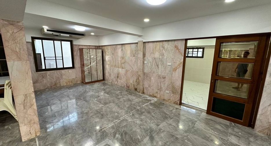 For rent and for sale 1 bed house in Bang Lamung, Chonburi