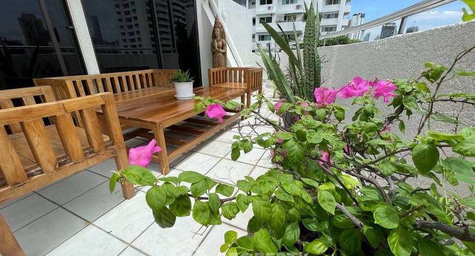 Condo en alquiler y en venta de 2 habitaciones en Watthana, Bangkok