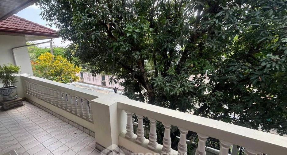 For sale 4 bedrooms house in Suan Luang, Bangkok