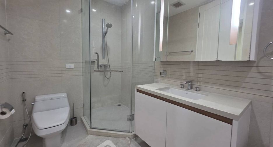 For sale 2 bedrooms condo in Pathum Wan, Bangkok