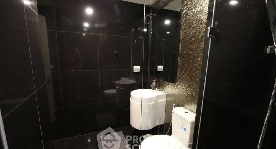 À vendre 2 chambres condo à Khlong Toei, Bangkok