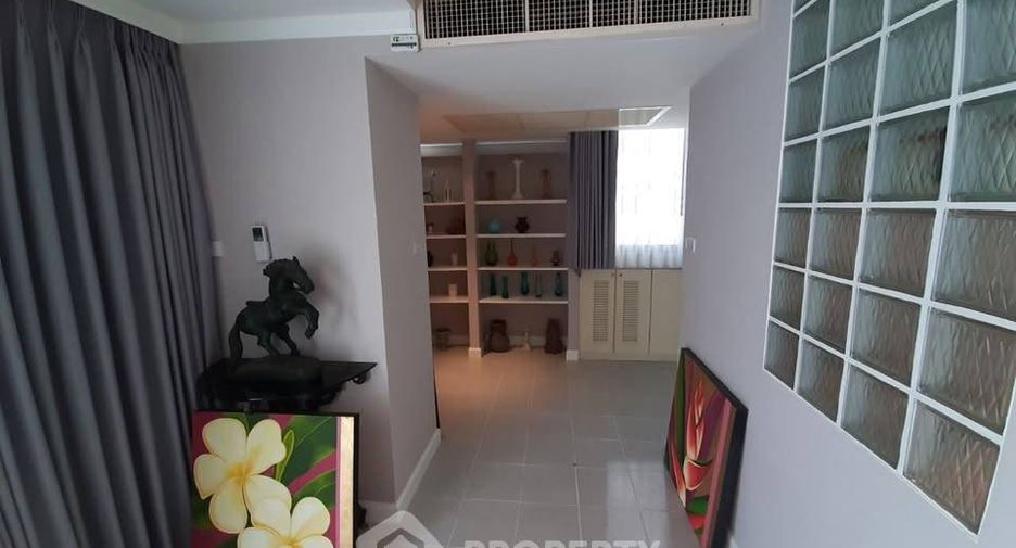 For sale 2 bedrooms condo in Watthana, Bangkok