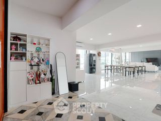 出售 2 卧室 公寓 在 Chatuchak, 曼谷