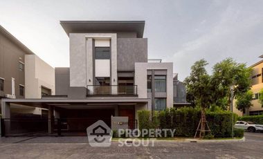 For sale 5 ベッドルーム house in Phra Khanong, Bangkok