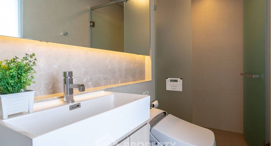 For sale 2 bedrooms condo in Khlong Toei, Bangkok