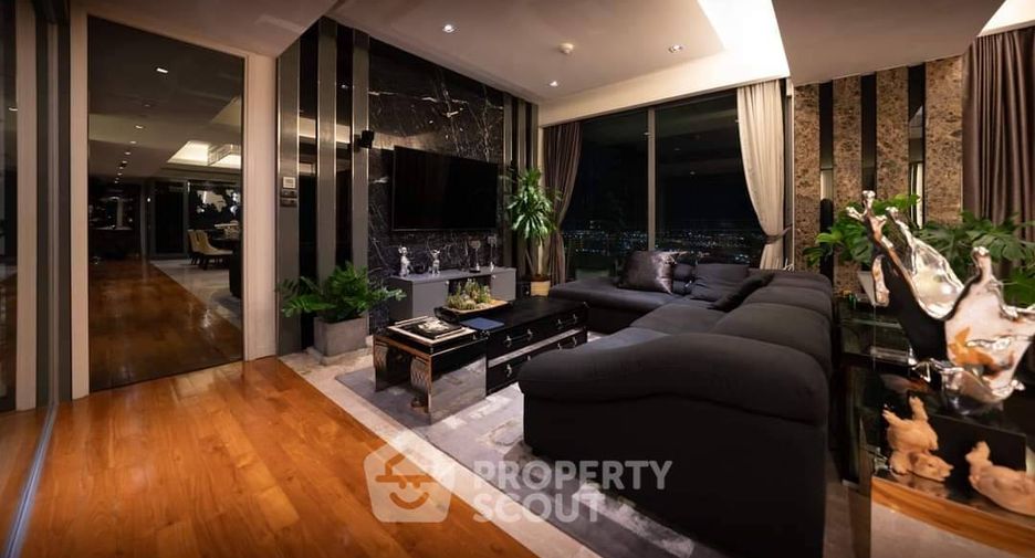 For sale 3 bedrooms condo in Yan Nawa, Bangkok
