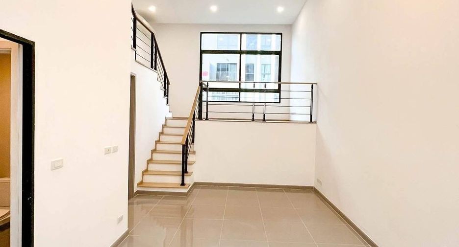 À vendre 3 chambres maison de ville à Suan Luang, Bangkok