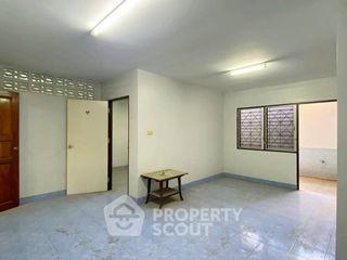 出售 6 卧室 联排别墅 在 Mueang Chon Buri, Chon Buri