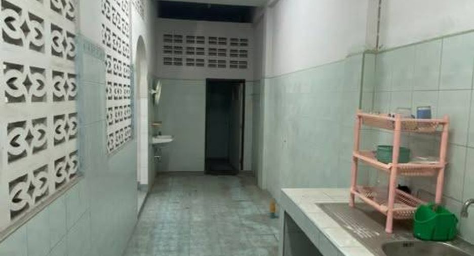 出售 6 卧室 联排别墅 在 Mueang Chon Buri, Chon Buri