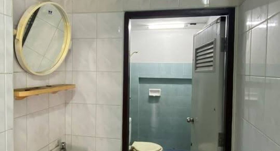 出售 6 卧室 联排别墅 在 Mueang Chon Buri, Chon Buri