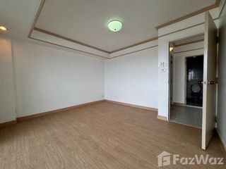 Продажа 2 спальни кондо в Пхра Кханонг, Бангкок