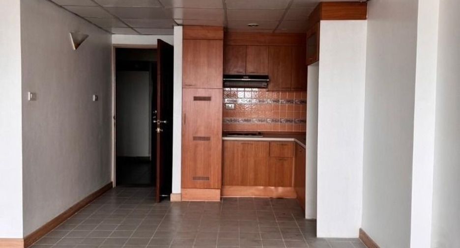 Продажа 2 спальни кондо в Пхра Кханонг, Бангкок