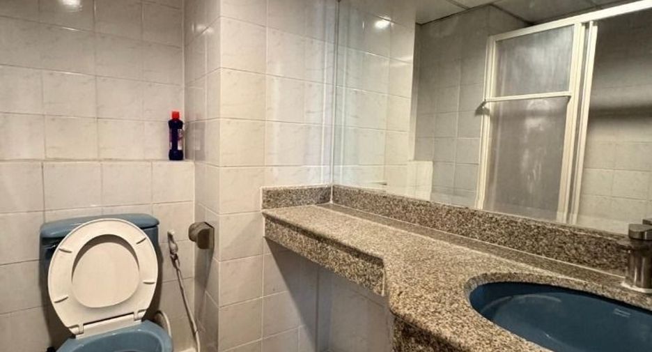 Продажа 2 спальни кондо в Пхра Кханонг, Бангкок