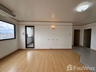Продажа 2 спальни кондо в Пхра Кханонг, Бангкок