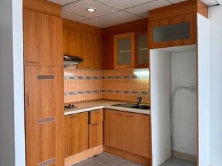 Продажа 2 спальни кондо в Пхра Кханонг, Бангкок