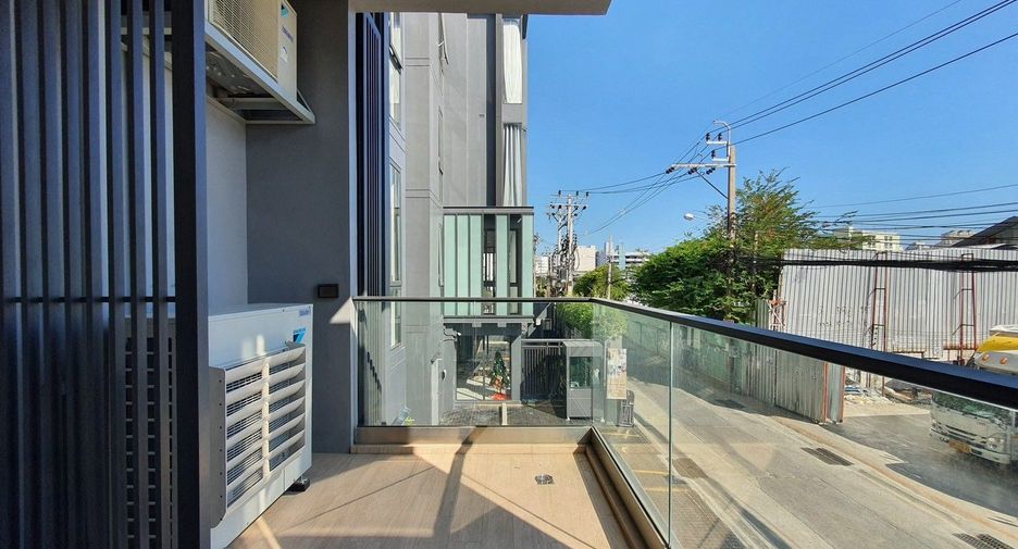For rent 2 bedrooms condo in Chatuchak, Bangkok