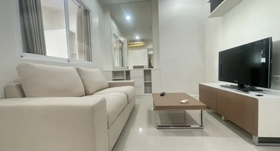 Condo en alquiler de 1 habitaciones en Khlong San, Bangkok