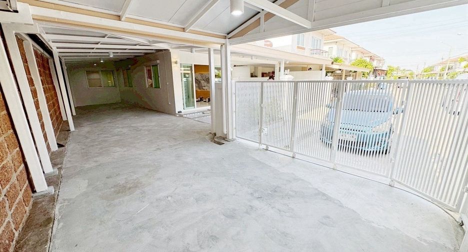 出售 4 卧室 联排别墅 在 Don Mueang, 曼谷