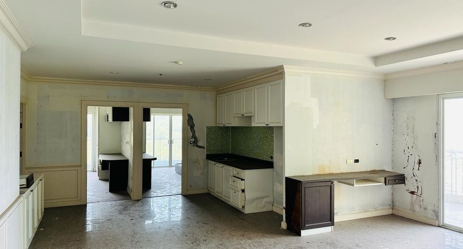 For sale 3 bedrooms condo in Mueang Phuket, Phuket