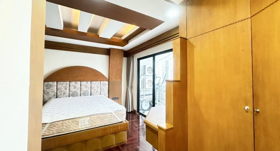 For sale そして for rent 4 ベッドルーム condo in Khlong Toei, Bangkok