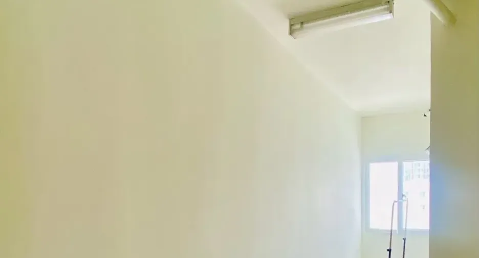 Condo en venta de 3 habitaciones en Yan Nawa, Bangkok