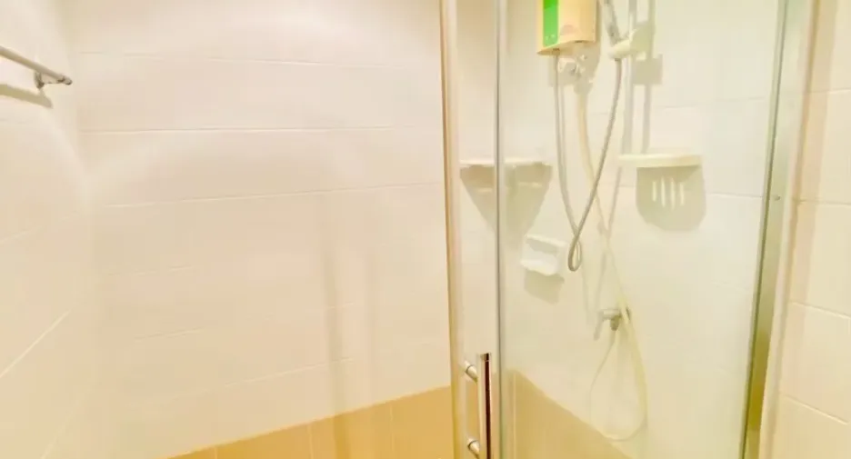 Condo en venta de 3 habitaciones en Yan Nawa, Bangkok